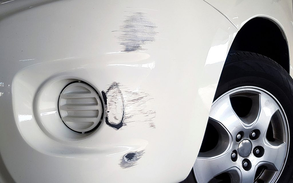 الخدوش والاحتكاكات