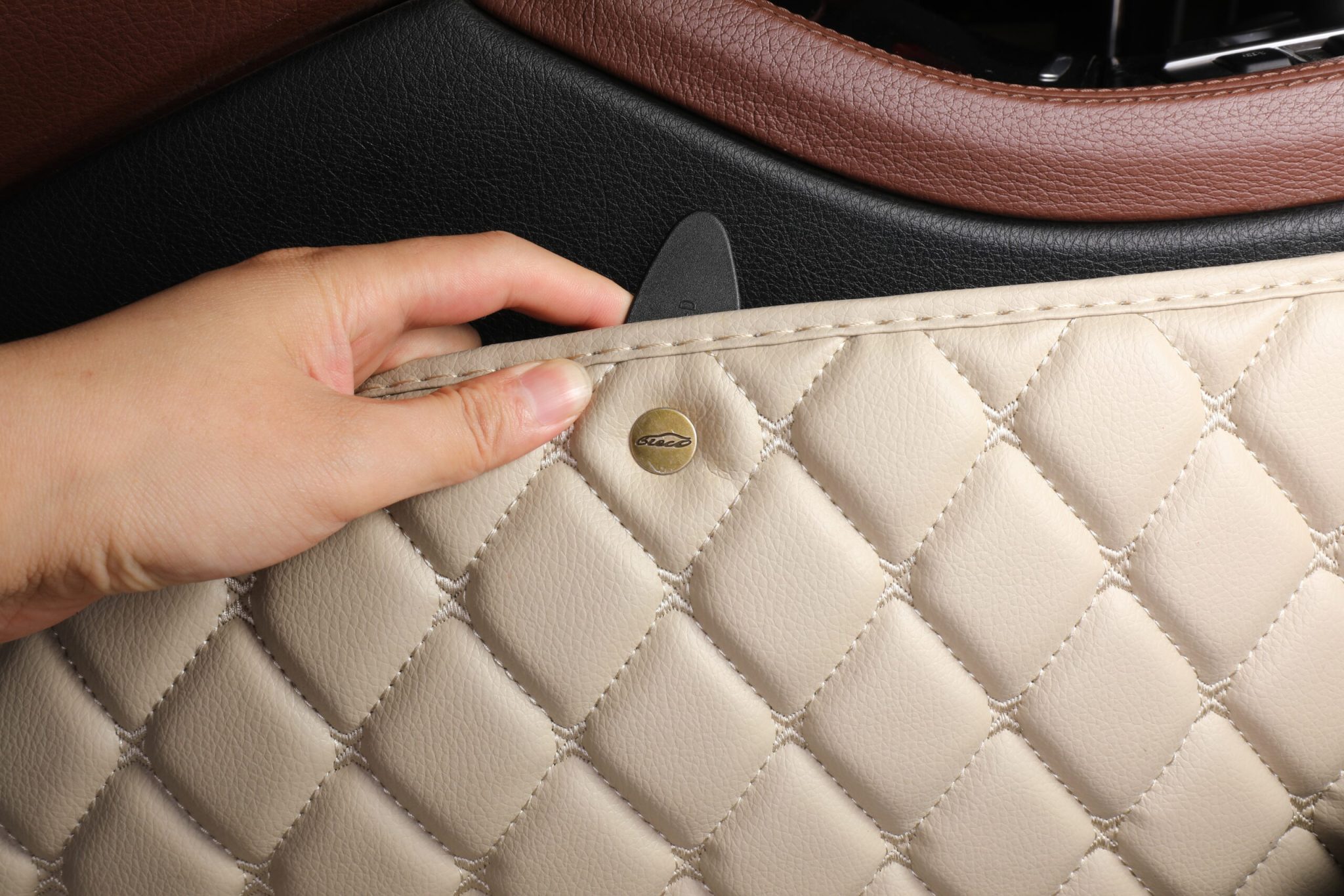 أنواع تلبيس الأرضيات للسيارة